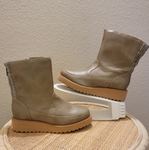 MUK LUKS BOOTS - Picture 3 of 15